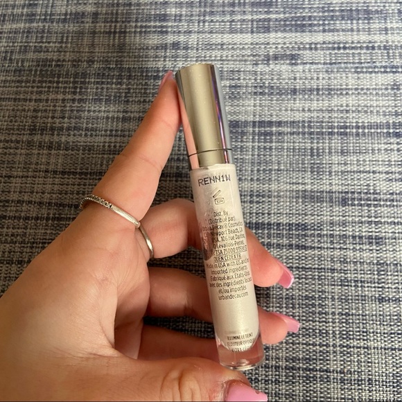 Urban Decay naked skin “luminous” highlighting fluid - Picture 3 of 5